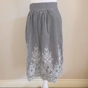 🌸 NY Collections Embroidered Floral and Stripes Skirt in Size 12